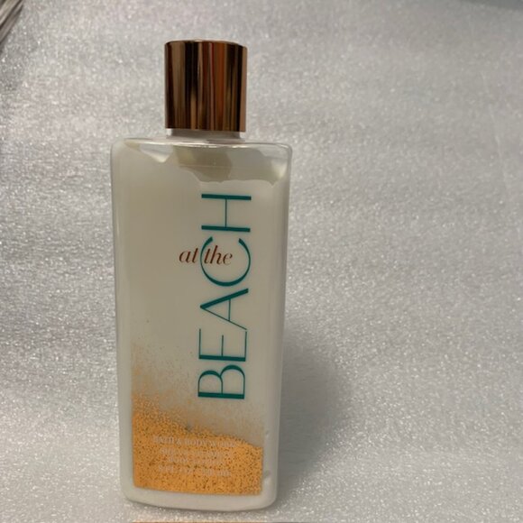 Bath & Body Works At the Beach Lotion - Picture 1 of 3